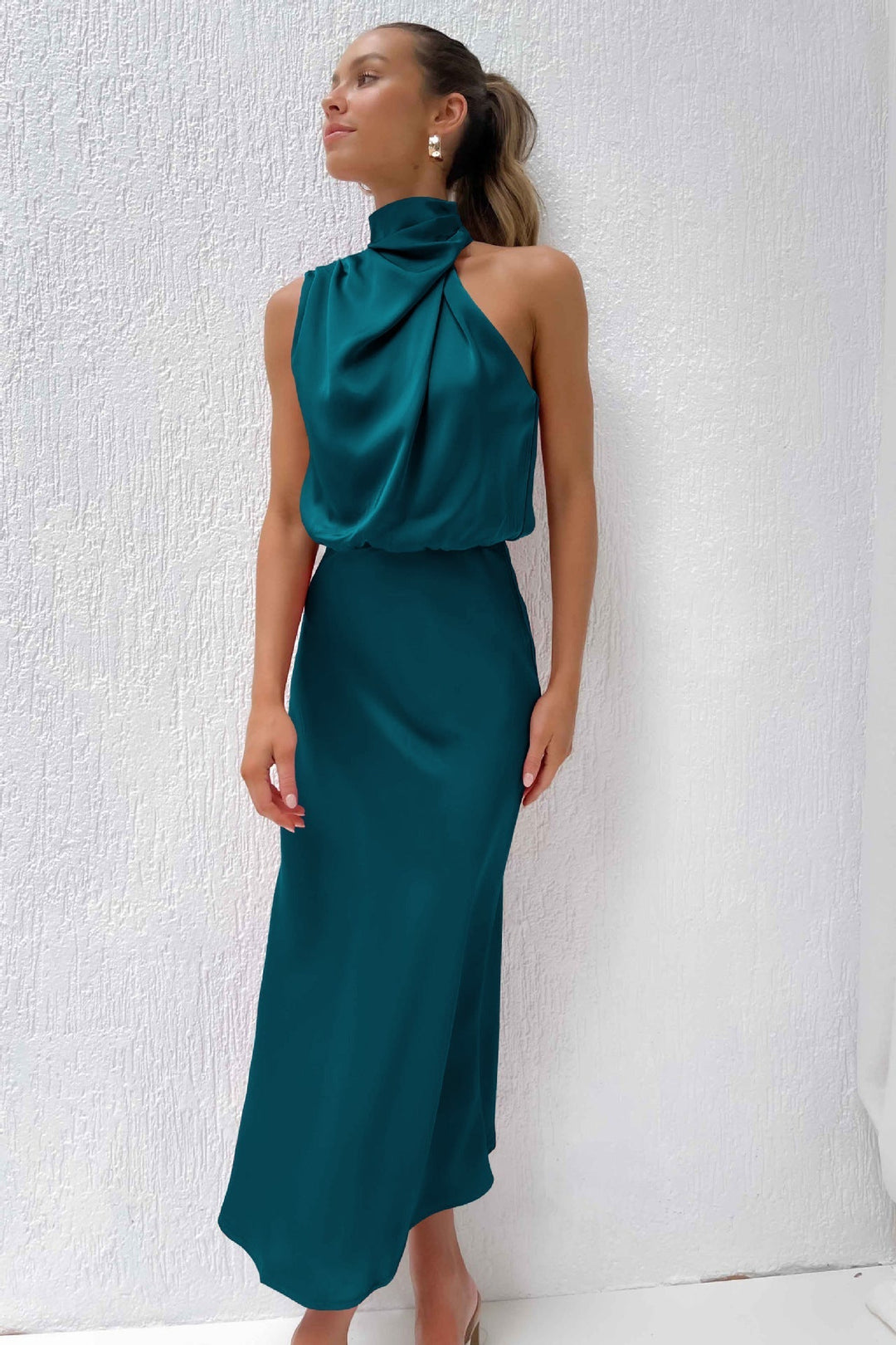 Long Satin Halterneck Formal Dress for Weddings and Elegant Occasions, Full-Length Evening Gown