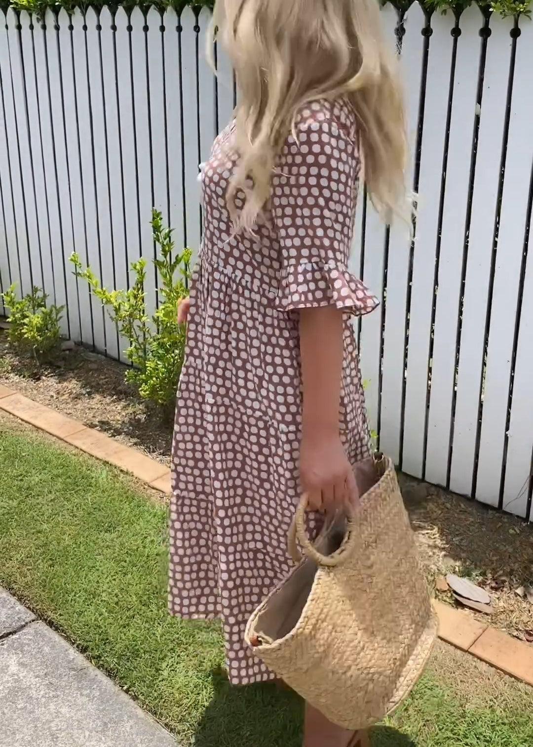 Short-Sleeve Midi Dress for Women in Polka Dot Design, Lightweight Breathable Fabric, Relaxed Fit for Summer Events