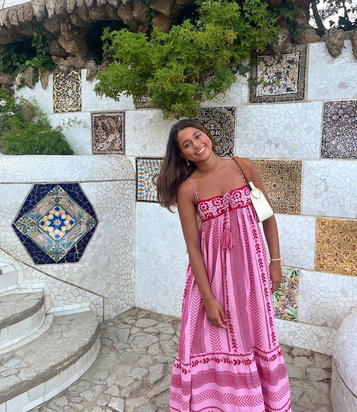 Elegant A-Line Maxi Dress for Women with Romantic Details - Perfect Long Dress for Summer Occasions