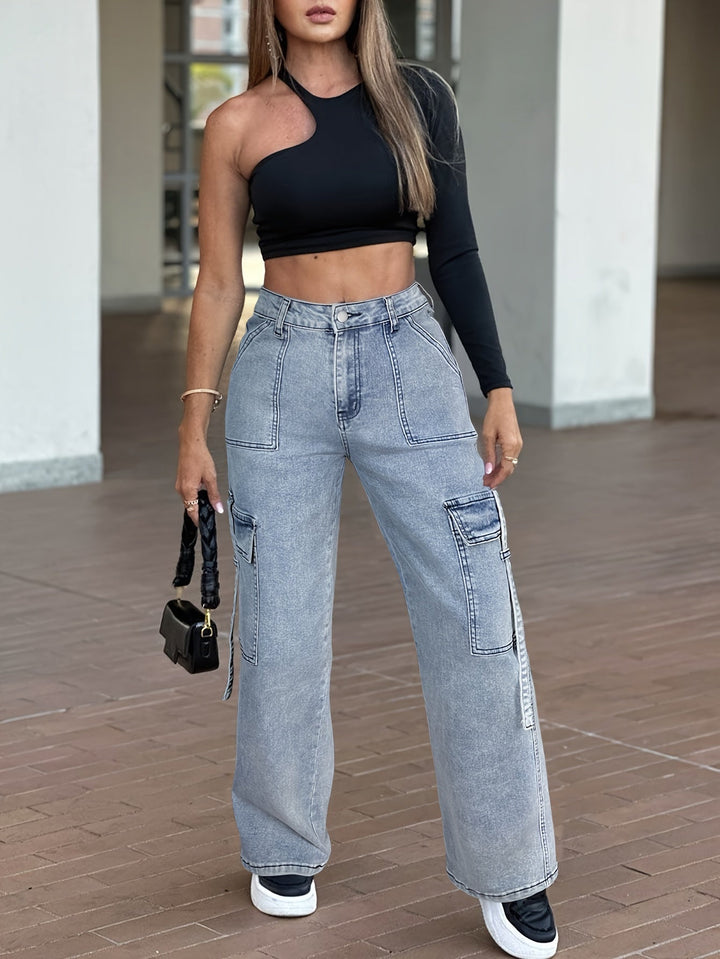 Trendy Light Blue Cargo Jeans for Women with Stretch Fabric and Practical Pockets for Everyday Comfort