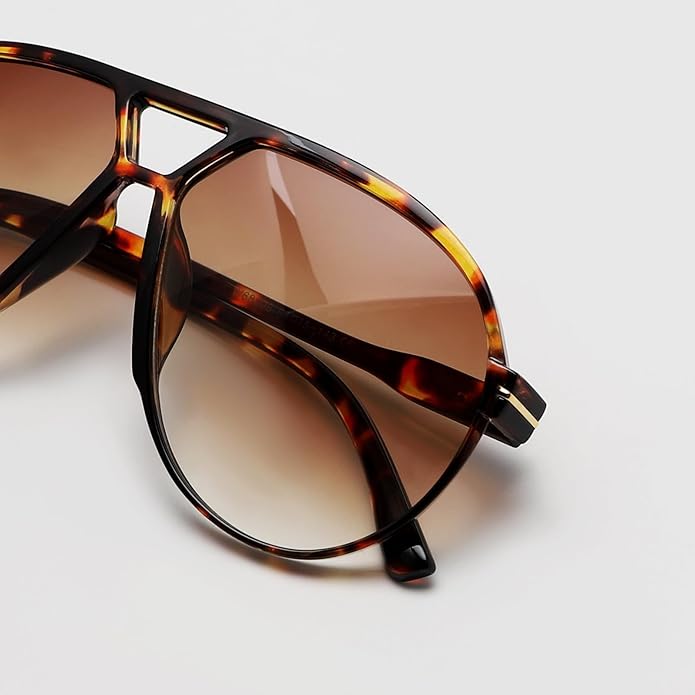 Lightweight unisex aviator sunglasses – oversized square lenses, lightweight frame, for summer 2025