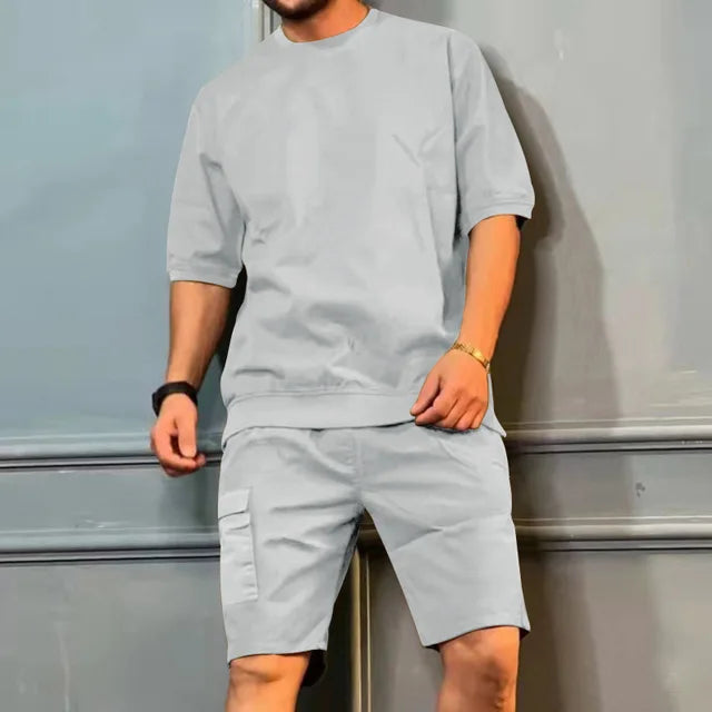 Comfortable men’s leisure set – casual shorts and tee, soft cotton, for relaxed days