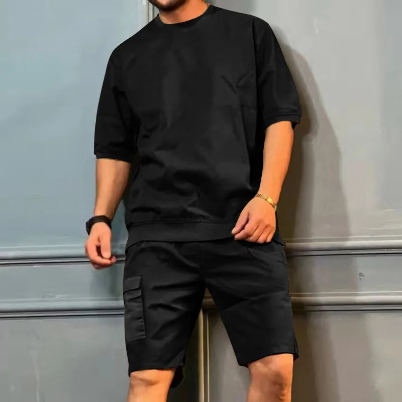 Comfortable men’s leisure set – casual shorts and tee, soft cotton, for relaxed days