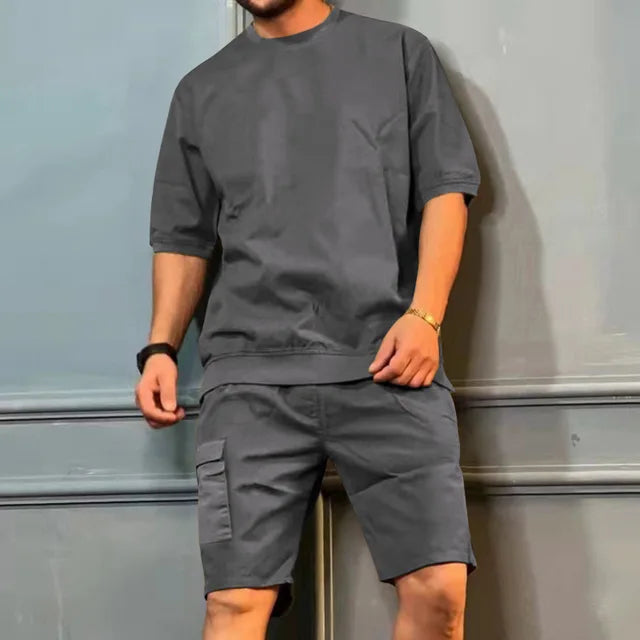 Comfortable men’s leisure set – casual shorts and tee, soft cotton, for relaxed days