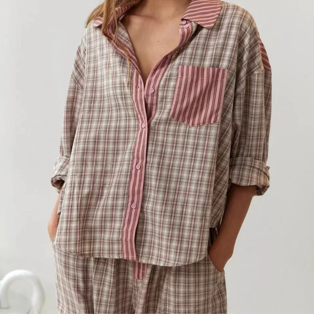 Breathable women’s pajama set – fitted striped design, 100% polyester, for relaxed nights