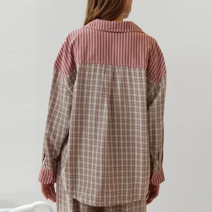 Breathable women’s pajama set – fitted striped design, 100% polyester, for relaxed nights
