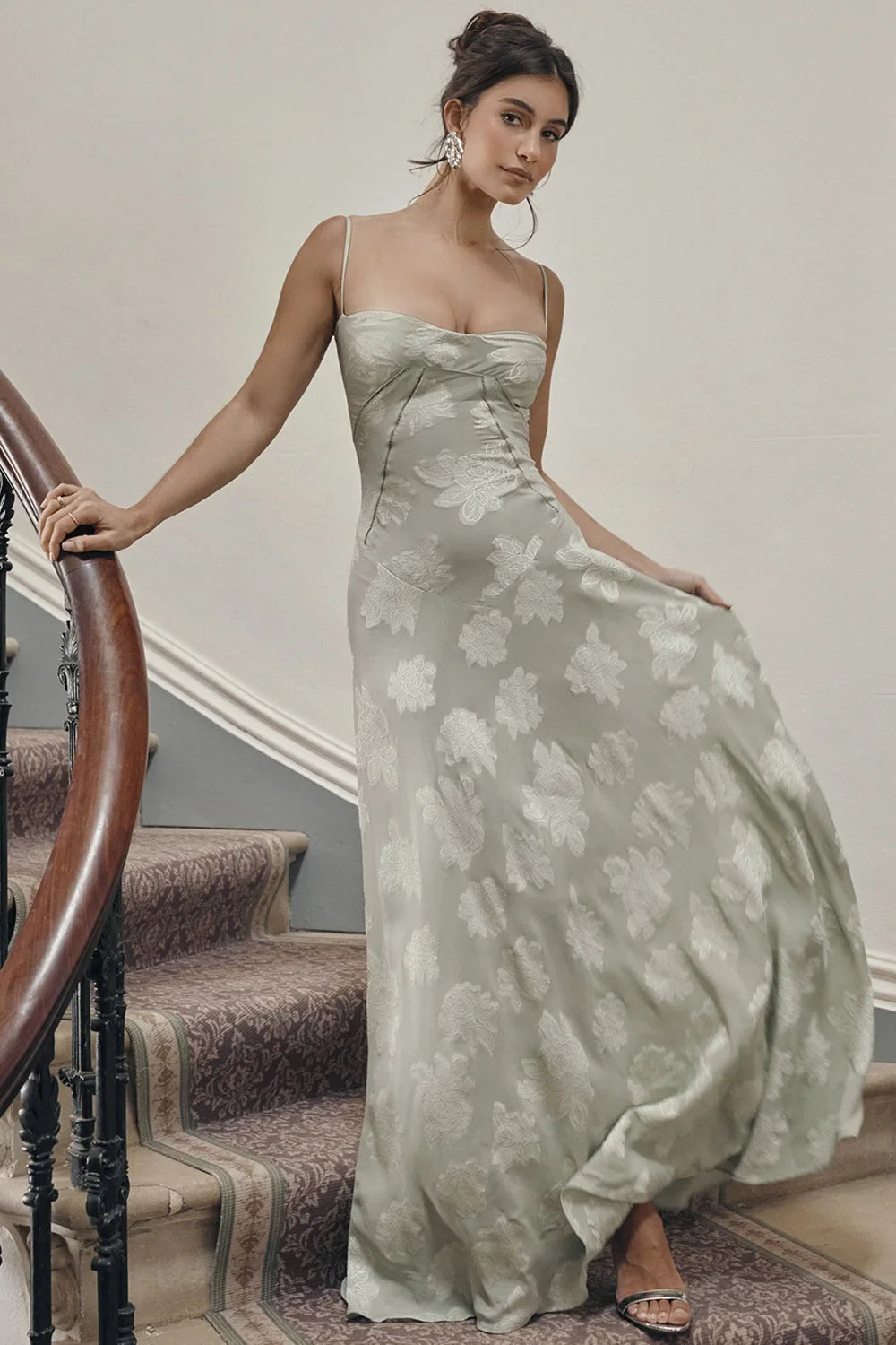 Elegant Backless Lace Maxi Dress for Women, Bodycon Evening Party Dress with Chic Design and Sophisticated Detailing