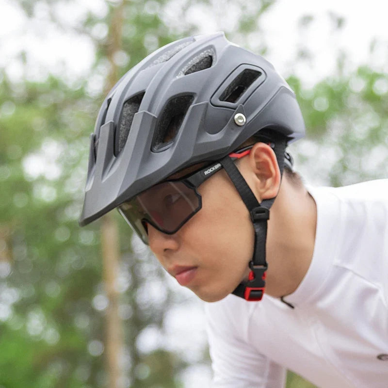 Photochromic Cycling Glasses Lightweight MTB Road Sunglasses With UV400 Protection Summer 2026 Trend