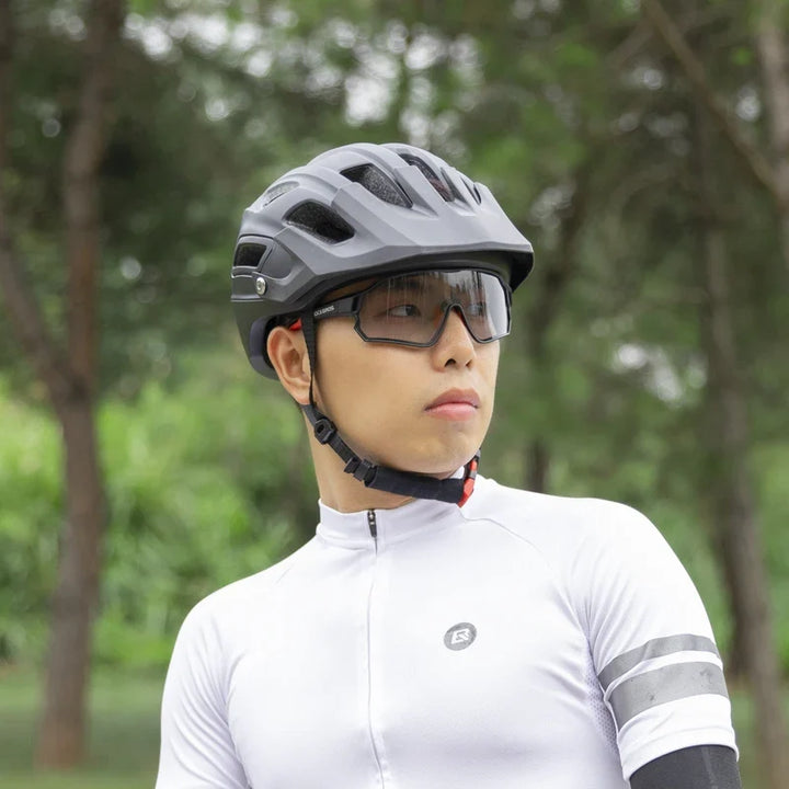 Photochromic Cycling Glasses Lightweight MTB Road Sunglasses With UV400 Protection Summer 2026 Trend
