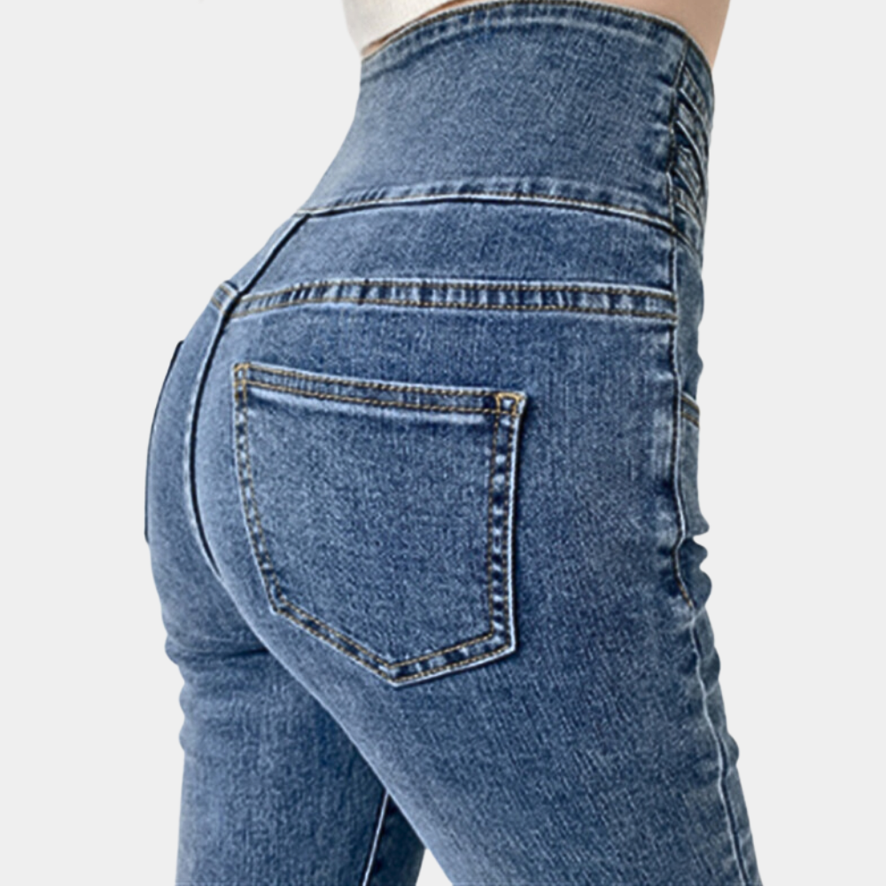 High-Waisted &amp; Fitted women’s jeans – classic design, durable fabric, for everyday wear