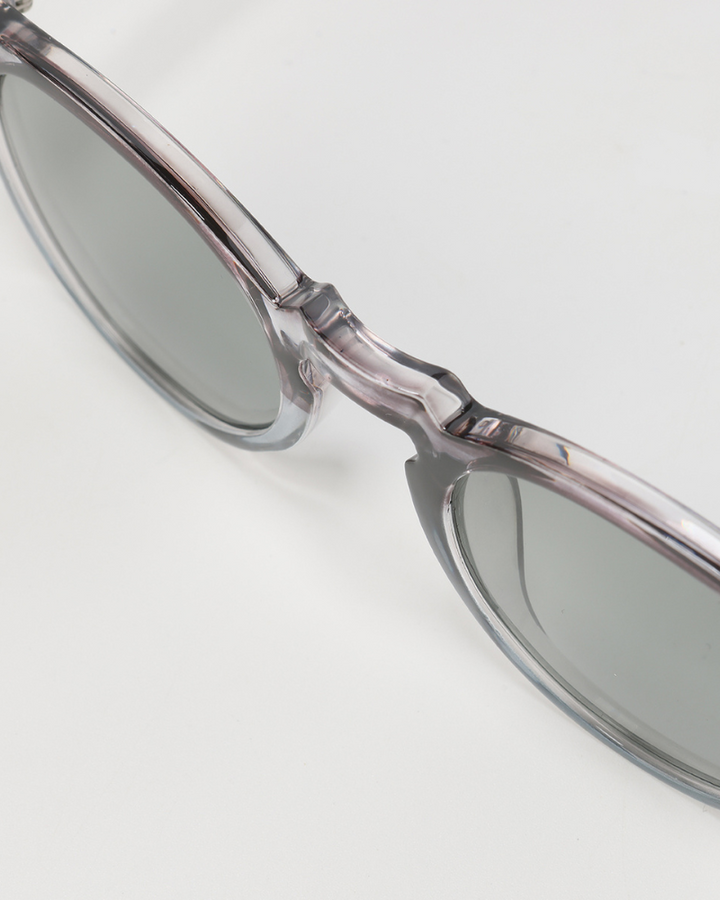 Lightweight men’s polarized sunglasses – modern design, UV400 protection, for casual and sports activities