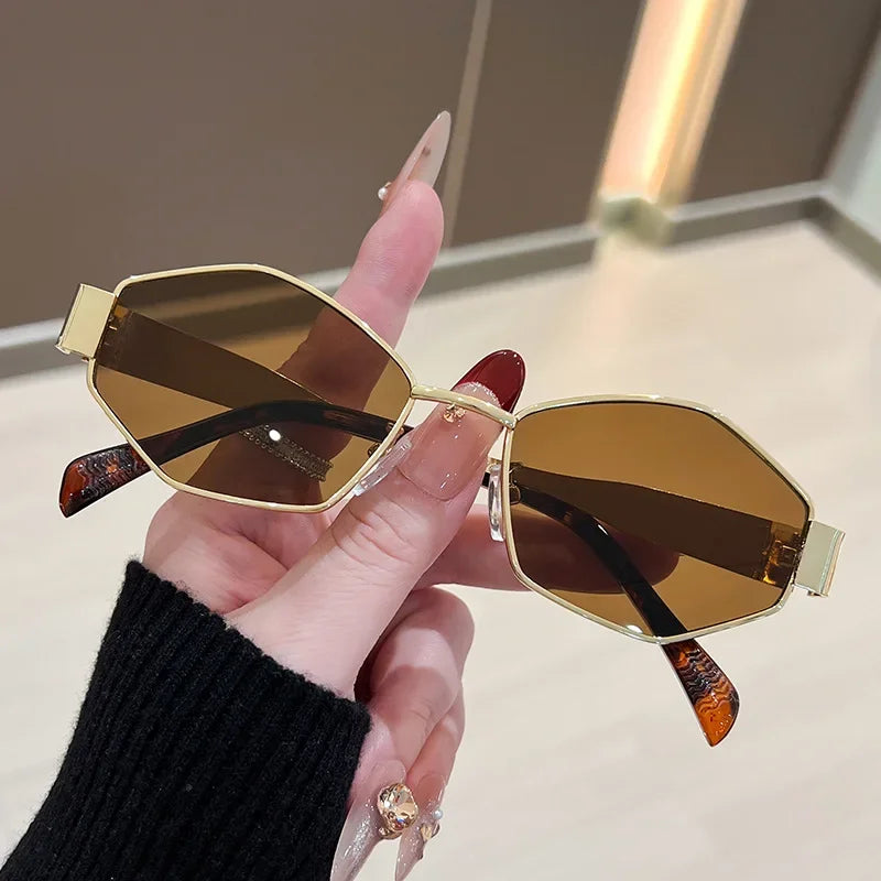 Lightweight women’s sunglasses – polygonal design, metallic frame, for everyday wear