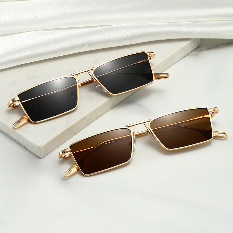 Lightweight men’s aviator sunglasses – modern design, plastic, for sunny days