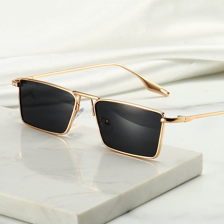 Lightweight men’s aviator sunglasses – modern design, plastic, for sunny days