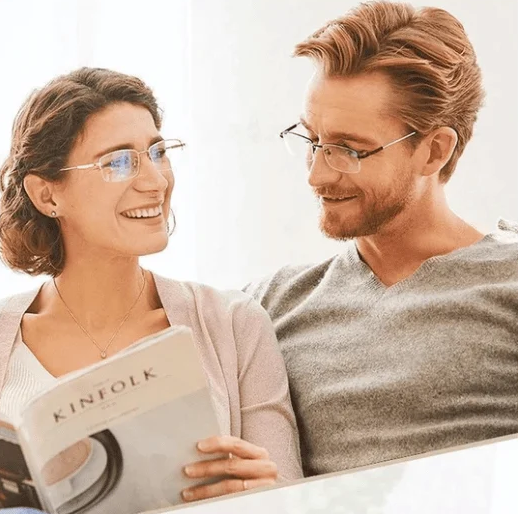 Lightweight unisex multifocal reading glasses – seamless transition, TR90 and titanium, for daily use and screen work