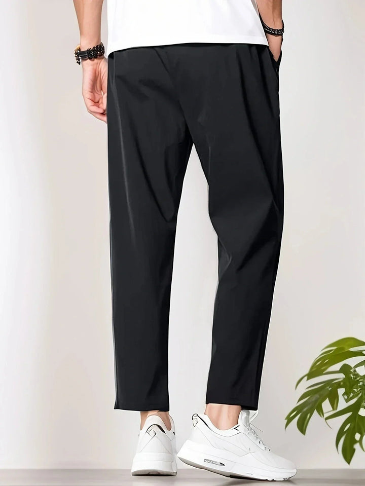 Lightweight &amp; casual men’s trousers – comfortable fit, breathable fabric, for everyday wear
