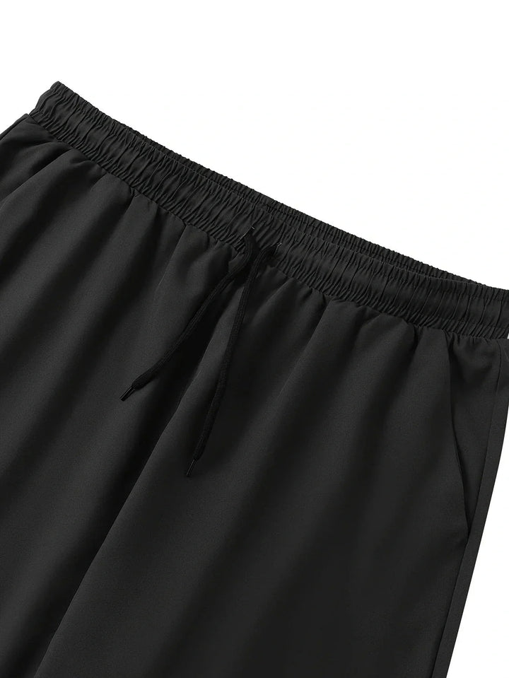 Lightweight &amp; casual men’s trousers – comfortable fit, breathable fabric, for everyday wear