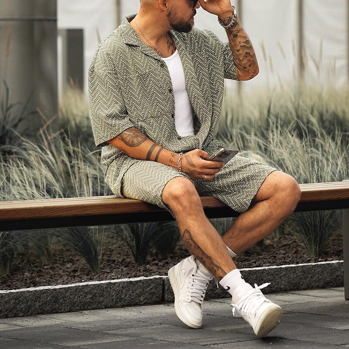 Lightweight men’s summer set – short-sleeve shirt and casual shorts, breathable, for relaxed days