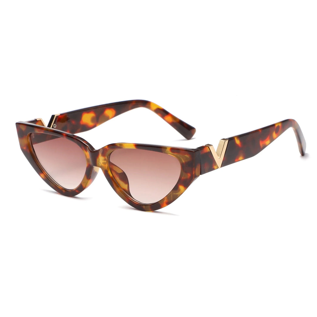 Lightweight women’s cat-eye sunglasses – vintage design, plastic, for summer