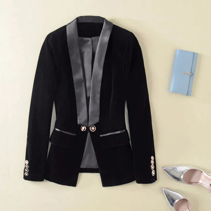 Luxurious women’s velvet blazer – satin lapel, tailored fit, for versatile occasions