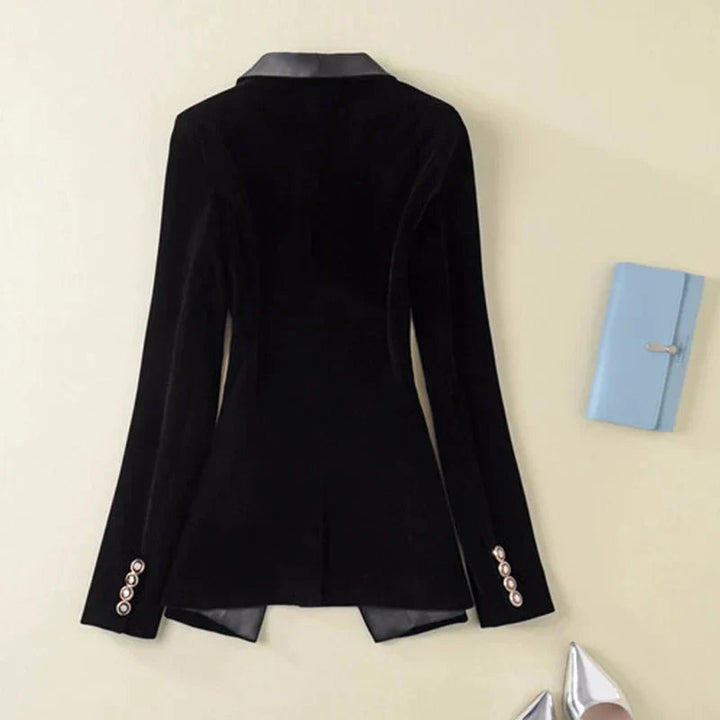 Luxurious women’s velvet blazer – satin lapel, tailored fit, for versatile occasions