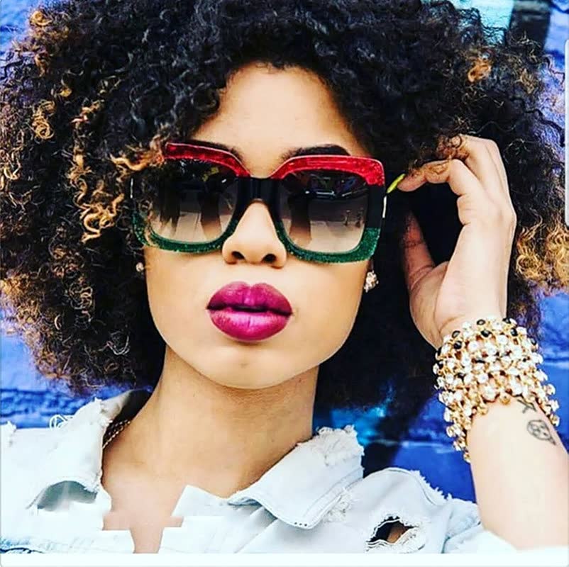 Lightweight women’s sunglasses – stylish oversized design, UV protection, for summer activities