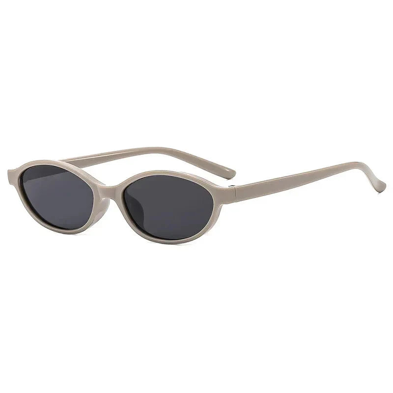 Lightweight women’s sunglasses – retro oval design, leopard print, for everyday wear
