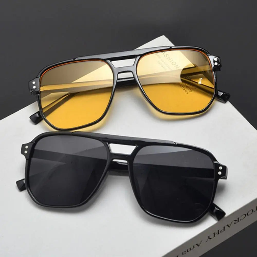 Durable men’s sunglasses – classic design, lightweight materials, for everyday use