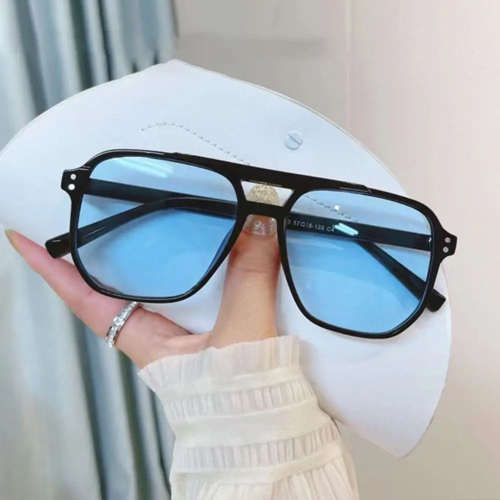 Durable men’s sunglasses – classic design, lightweight materials, for everyday use