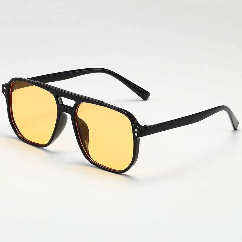 Durable men’s sunglasses – classic design, lightweight materials, for everyday use