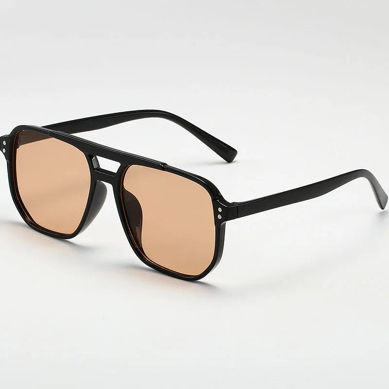 Durable men’s sunglasses – classic design, lightweight materials, for everyday use