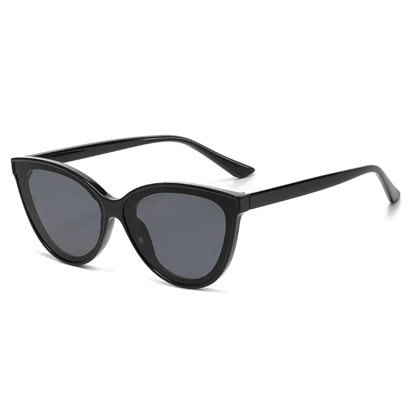 Cat Eye Sunglasses Large Frame Retro Minimalist Gradient UV400 Summer 2026 Fashion Gift Idea