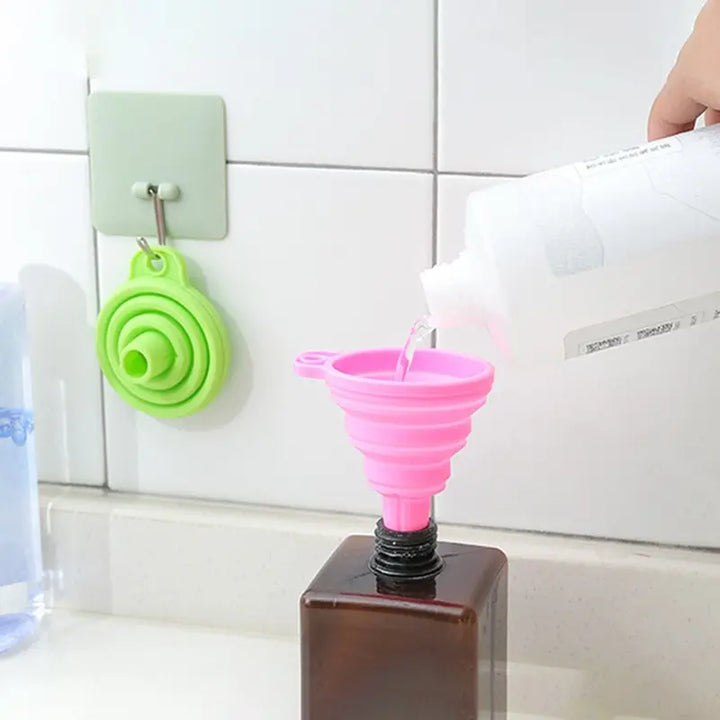 Household Telescopic Funnel Kitchen Tool - High Temperature Resistant Mini Folding Funnel - 4 colours Available
