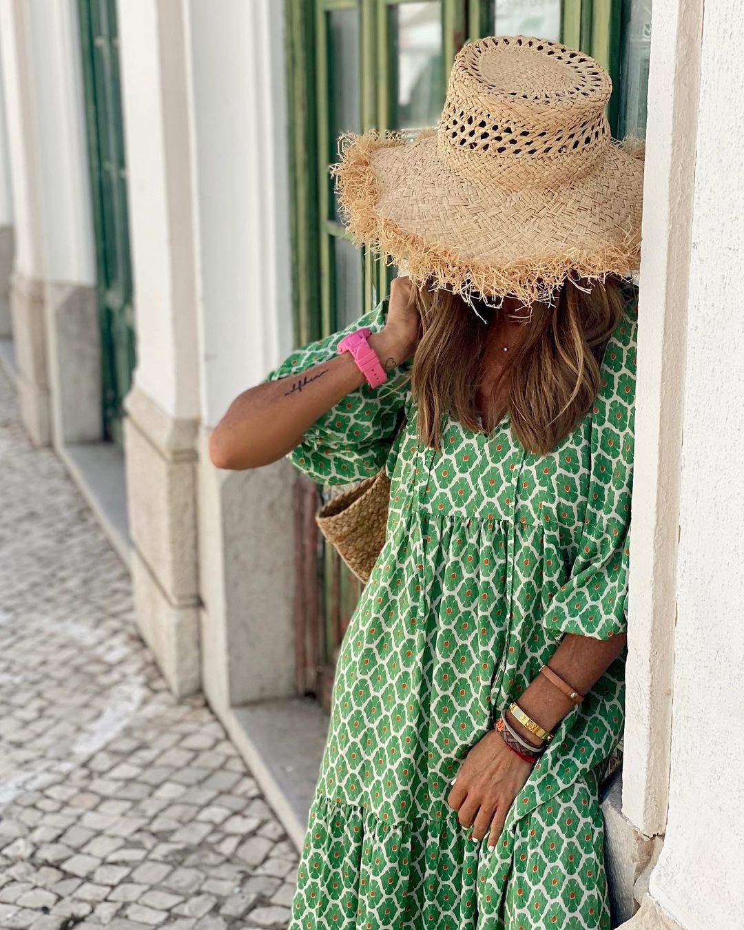 Elegant Long Sleeve Maxi Dress for Women, Flattering Floral Design, Perfect for Formal Events and Special Celebrations