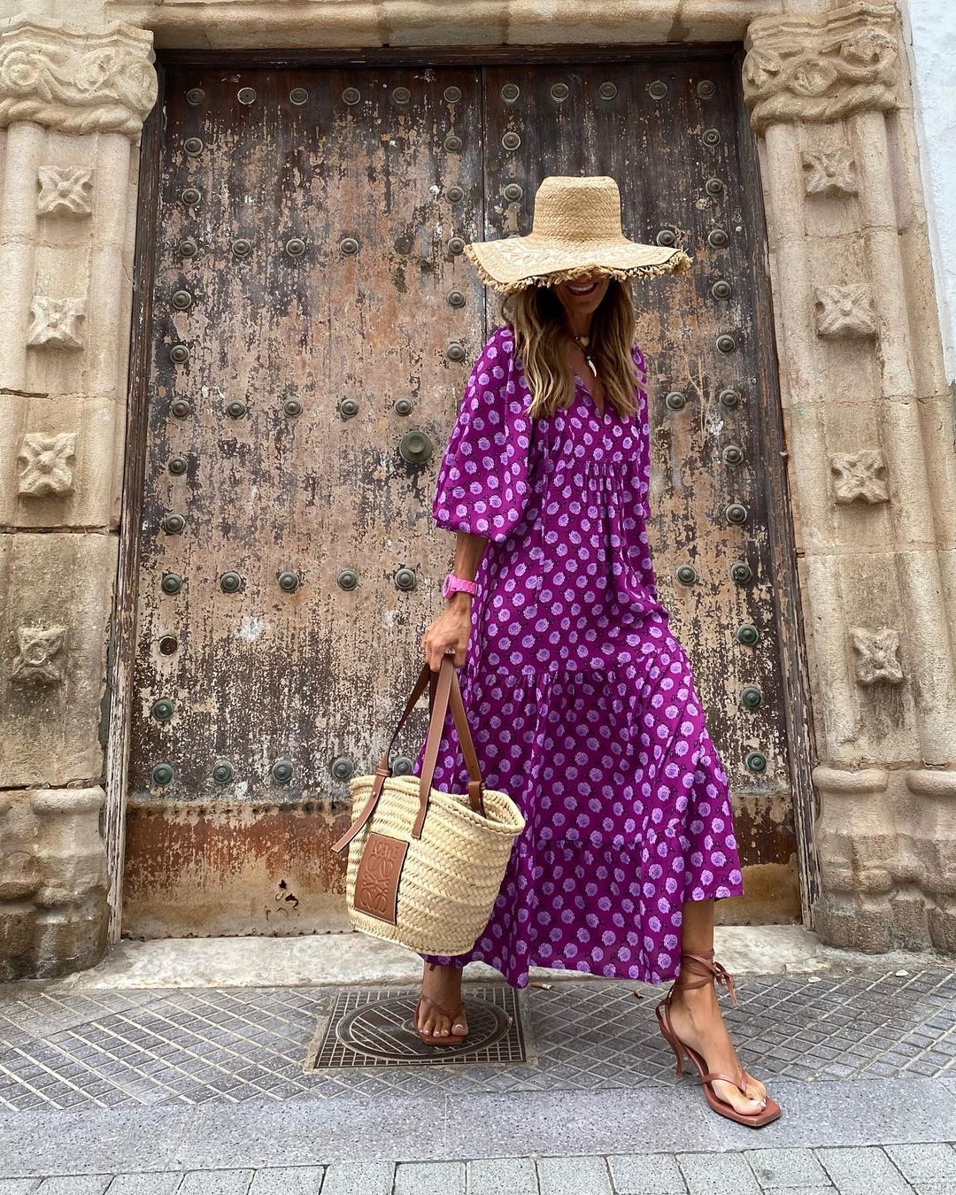 Elegant Long Sleeve Maxi Dress for Women, Flattering Floral Design, Perfect for Formal Events and Special Celebrations