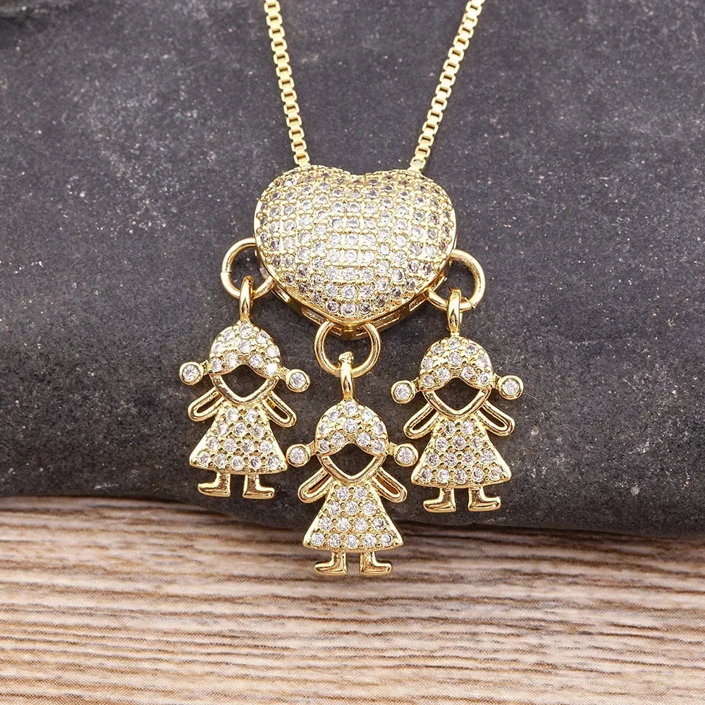 18k Gold Plated Heart Pendant Necklace for Family with Zirconia Copper Chain