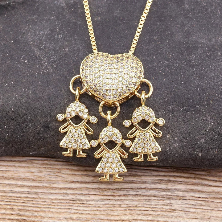 18k Gold Plated Heart Pendant Necklace for Family with Zirconia Copper Chain