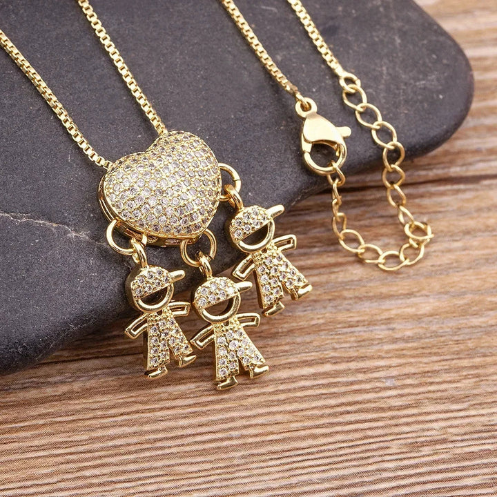 18k Gold Plated Heart Pendant Necklace for Family with Zirconia Copper Chain