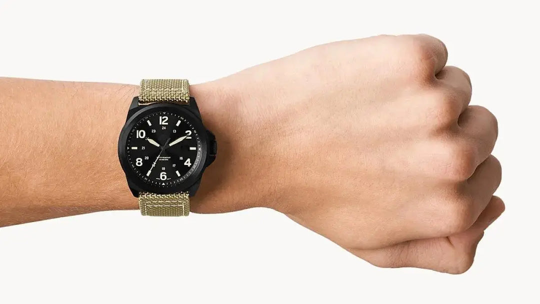 Rugged Field Watch 42mm Fabric Strap Military Analog 30M