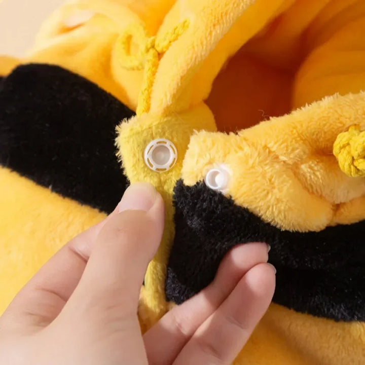 Cute Pet Carrier Bag - Soft Warm Carrier for Cats, Autumn &amp; Winter Outings, Cozy Bee House Toy, Pet Clothes