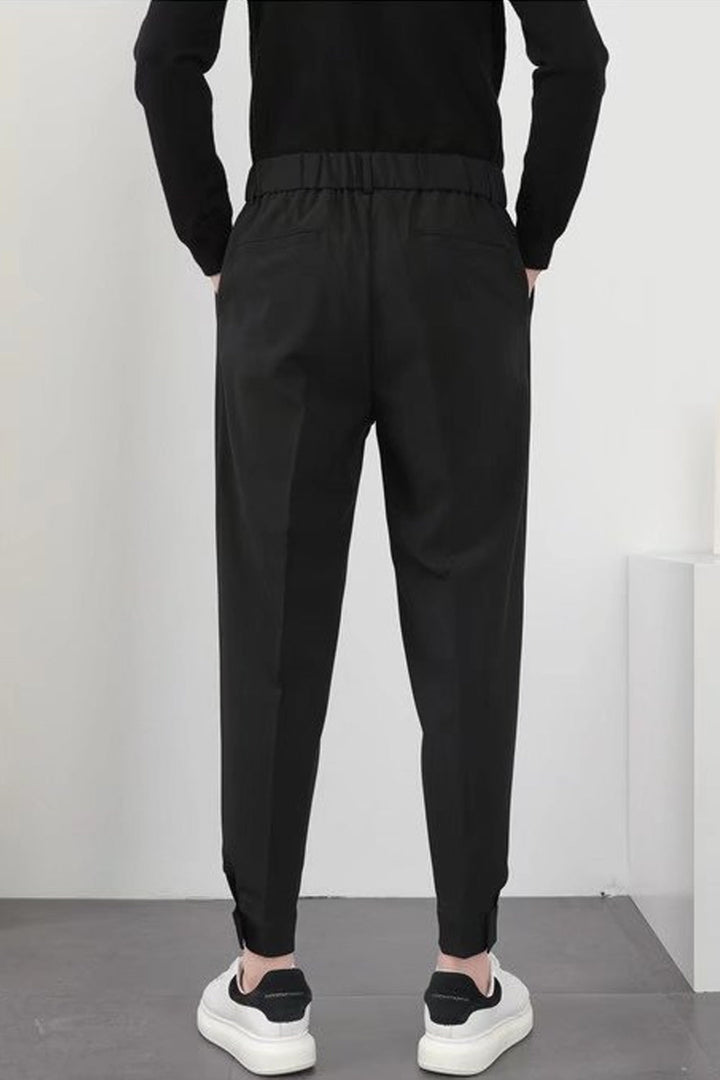 Sophisticated men’s trousers – tailored fit, durable fabric, for formal occasions
