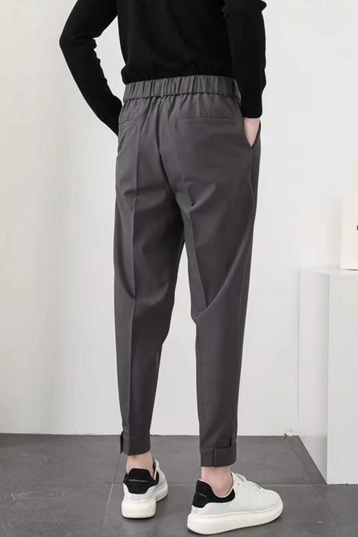 Sophisticated men’s trousers – tailored fit, durable fabric, for formal occasions