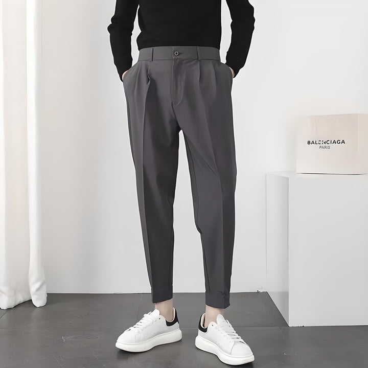 Sophisticated men’s trousers – tailored fit, durable fabric, for formal occasions