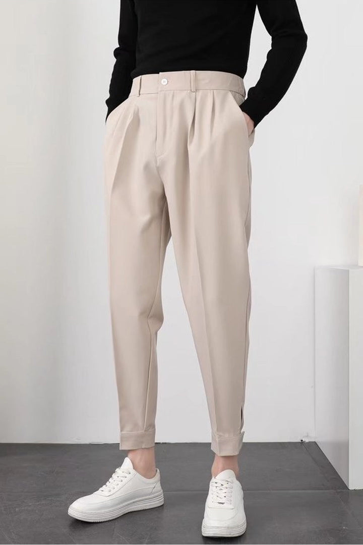 Sophisticated men’s trousers – tailored fit, durable fabric, for formal occasions