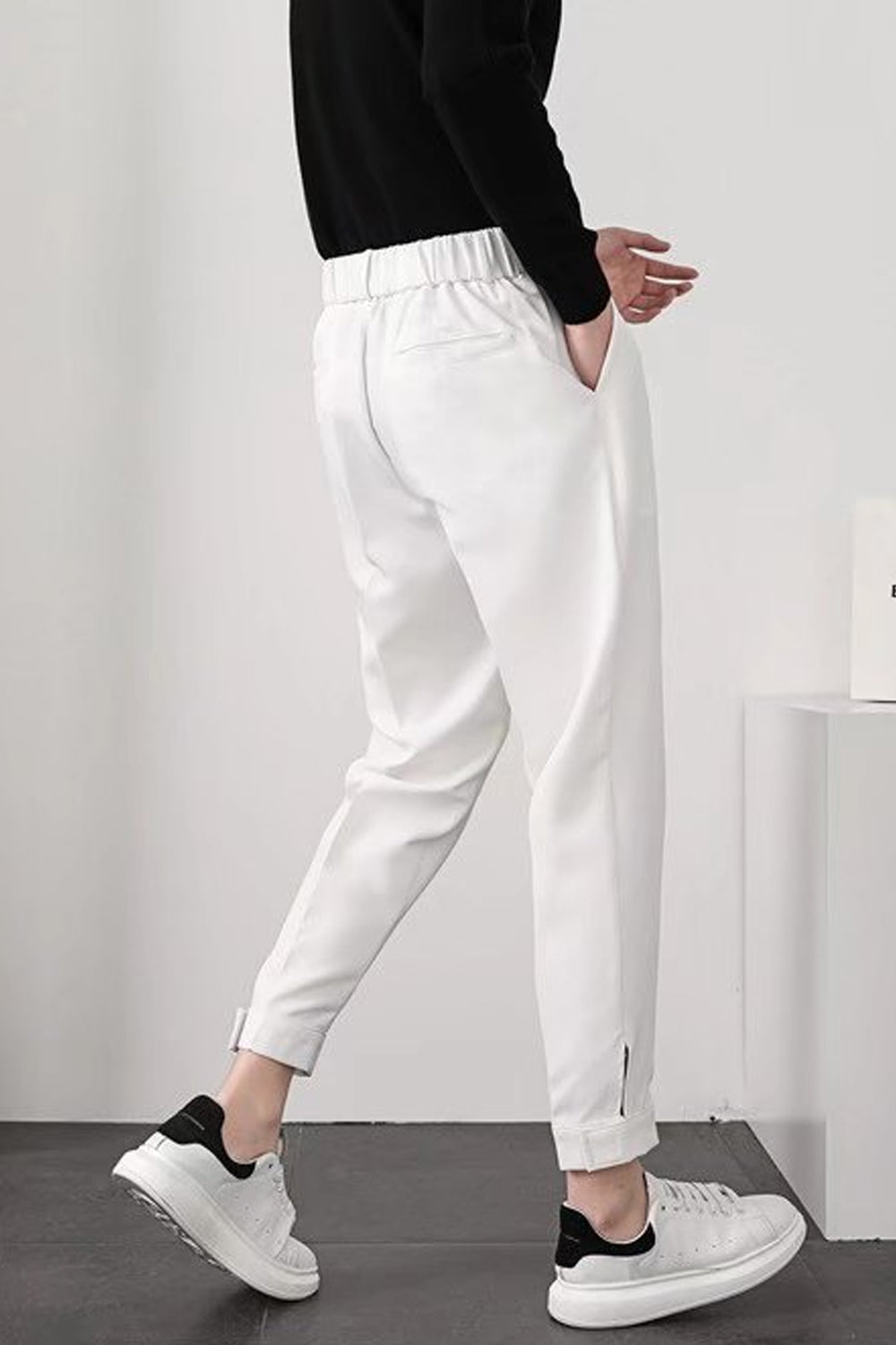 Sophisticated men’s trousers – tailored fit, durable fabric, for formal occasions