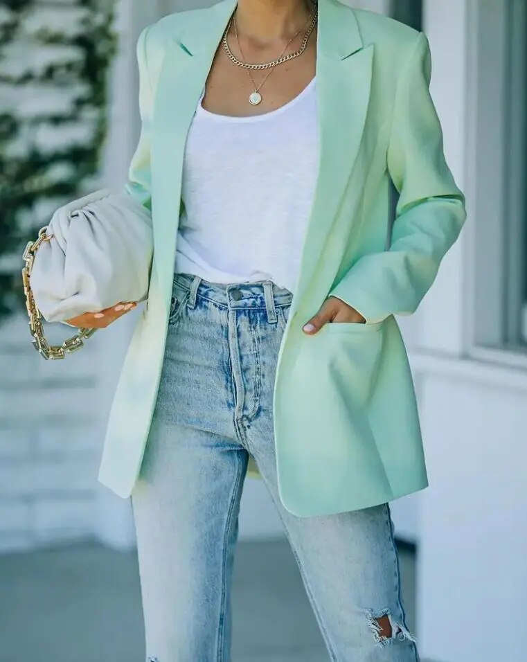 Stylish women’s blazer – tailored fit, soft fabric, for office wear