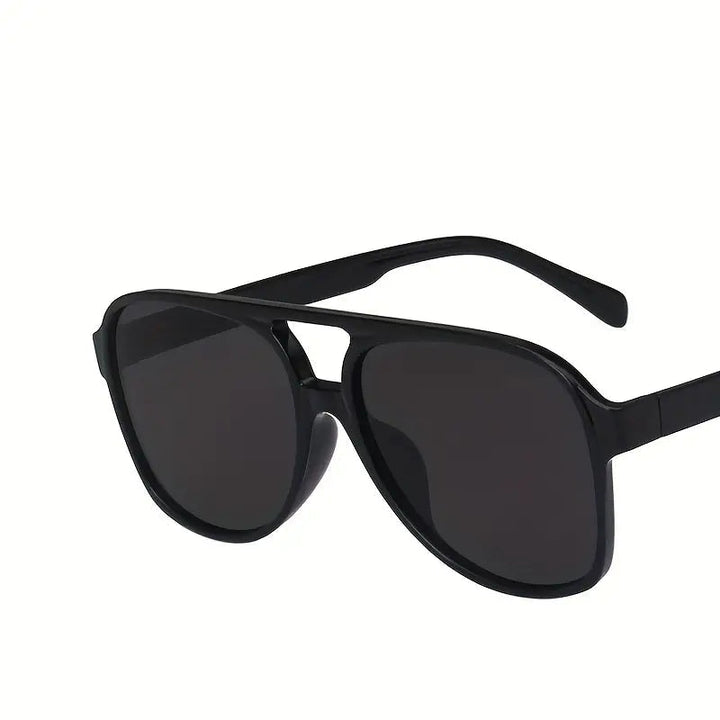 Oversized women’s retro sunglasses – bold design, plastic, for summer