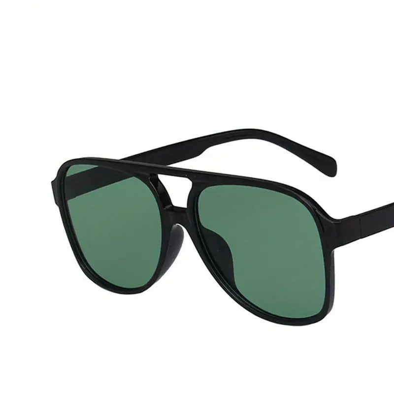 Oversized women’s retro sunglasses – bold design, plastic, for summer