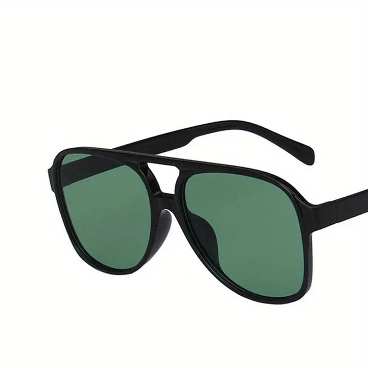 Oversized women’s retro sunglasses – bold design, plastic, for summer