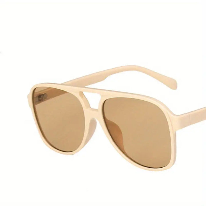 Oversized women’s retro sunglasses – bold design, plastic, for summer